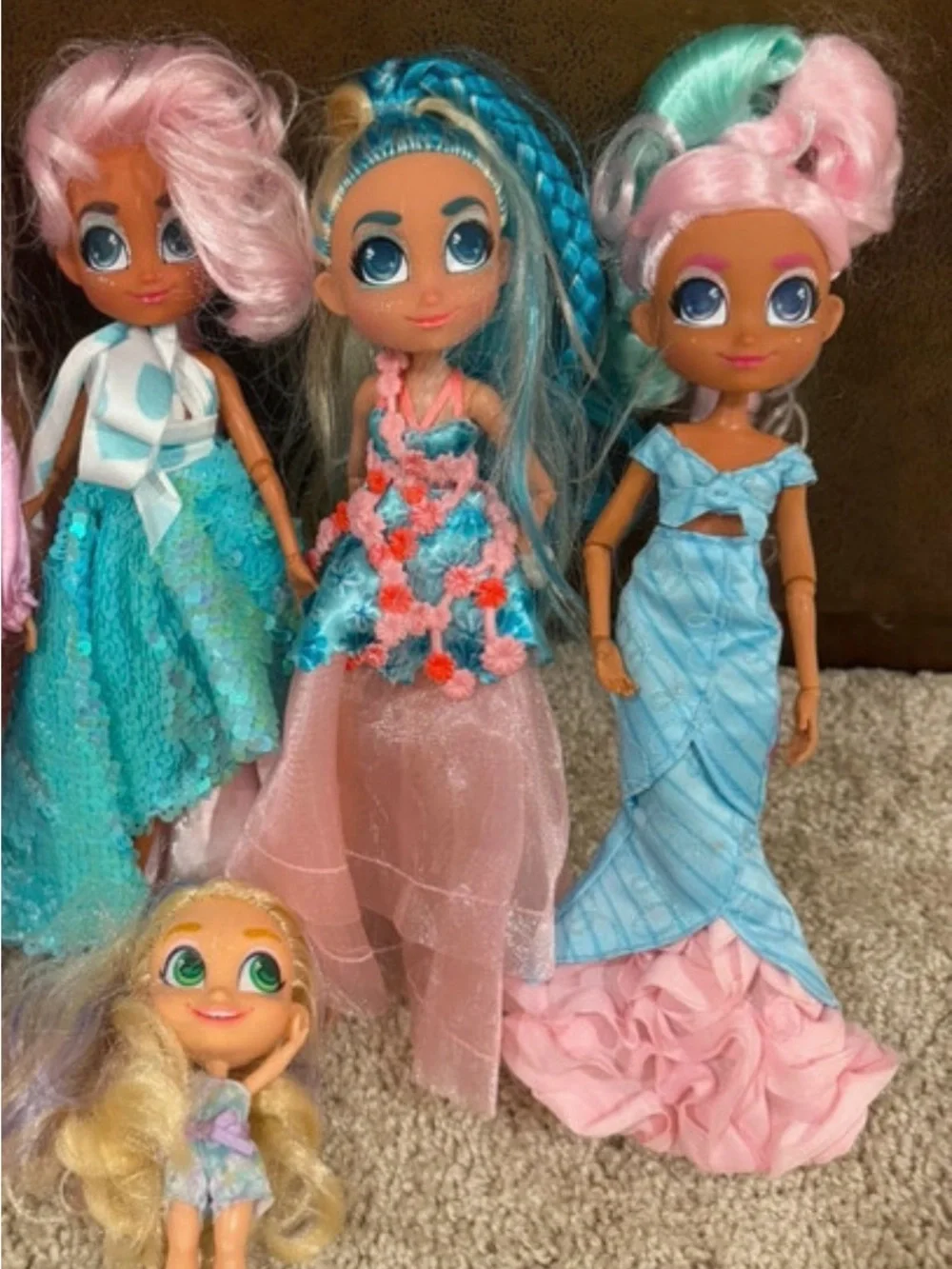 Hairdorables Hairmazing Prom Perfect Doll Bundle Set Fashion Doll Collection